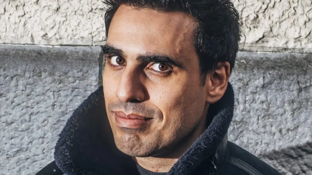 Idriss Aberkane : découvrez son parcours inspirant sur Waxoo.fr