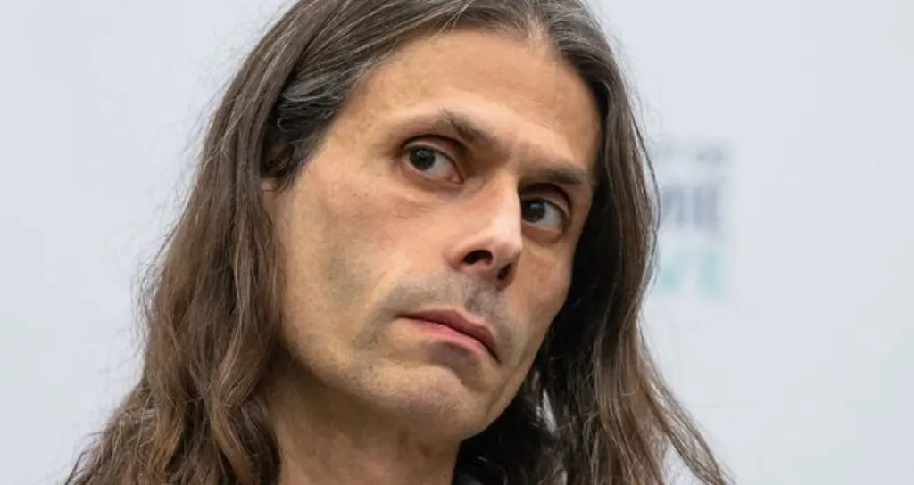 Aurélien Amacker: l’articolo su Waxoo.fr